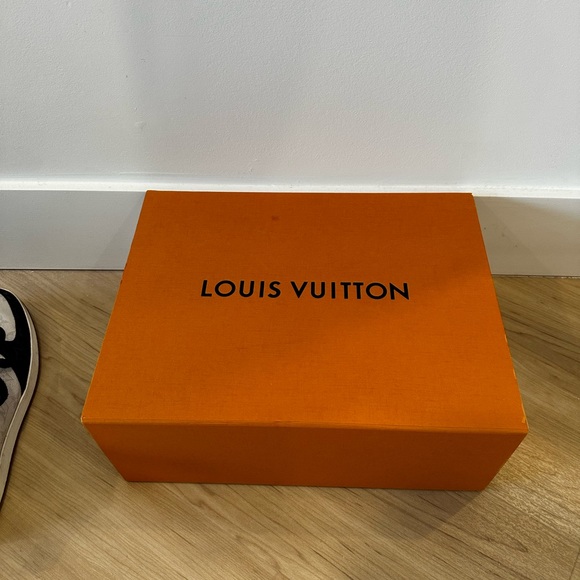 Authentic LV Rivoli sneaker boot - Picture 4 of 6